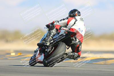 media/Jan-10-2025-CVMA Friday Practice (Fri) [[489e0da257]]/Group 4 and Trackday/Session 4 (Turn 16)/